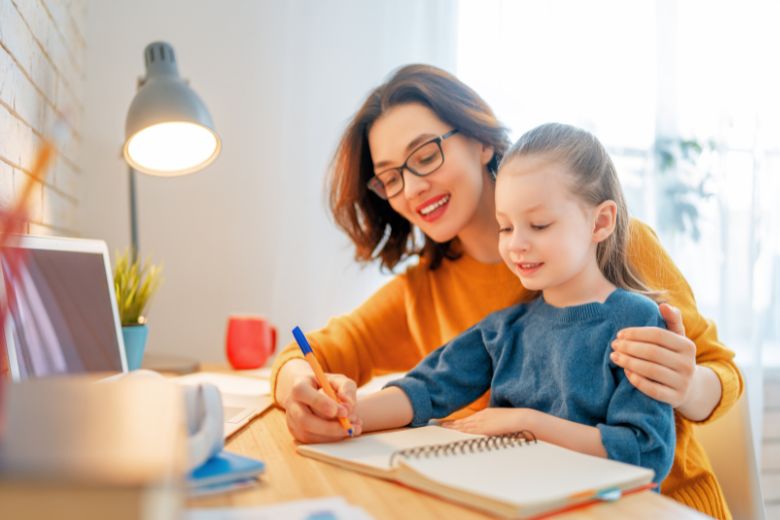 Families across Saudi Arabia are increasingly exploring flexible online schooling and homeschooling pathways
