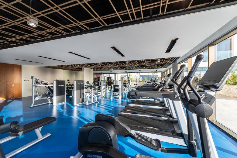 Fully equipped fitness centre at Crowne Plaza Al Jubail