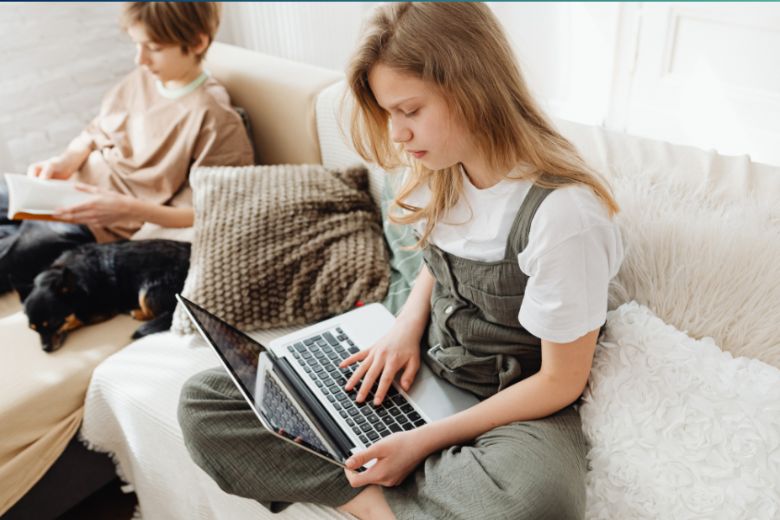 Families across Saudi Arabia are increasingly exploring flexible online schooling and homeschooling pathways