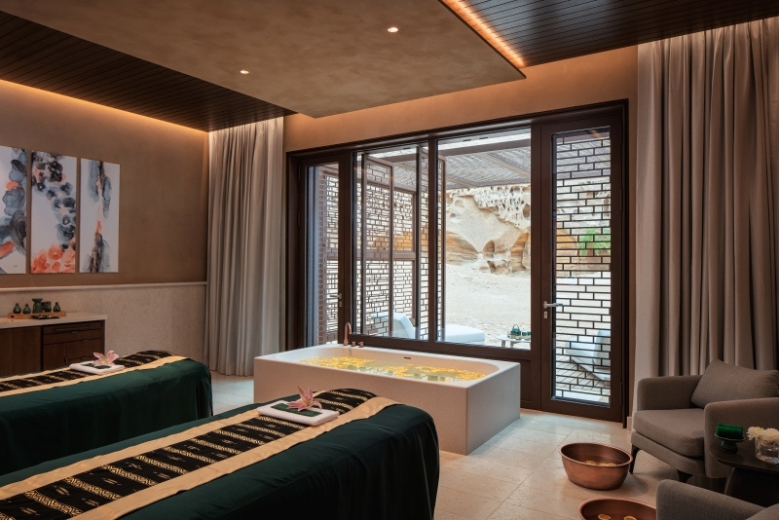 Relax, explore and reconnect in the heart of the desert